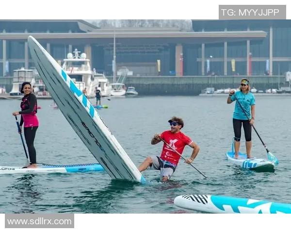 竞技SUP挑战赛：探索水上运动的极限，激发运动激情与团队协作精神